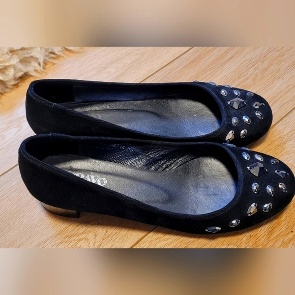 Bravo browns block heels with silver studs. Size 39 - Picture 1 of 5